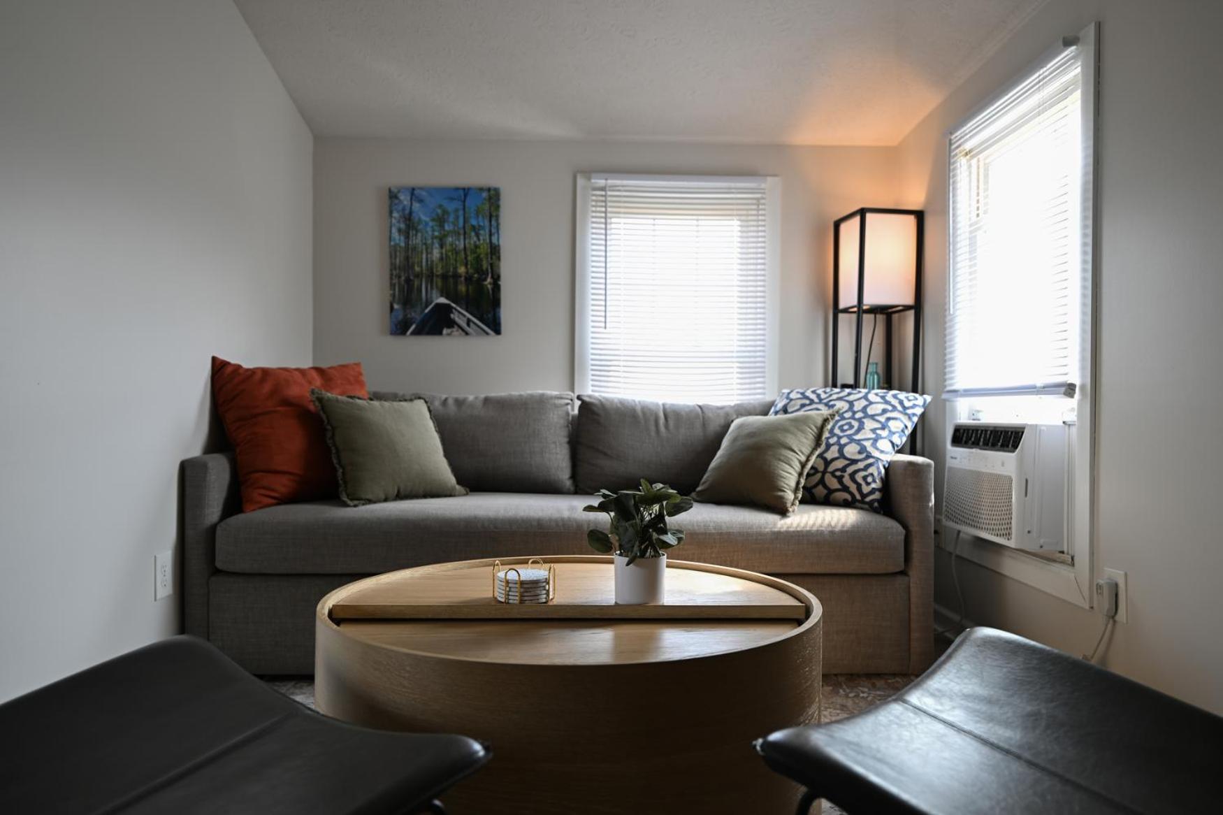 Recharge And Reconnect Your Cozy Vermilion Nest Extérieur photo